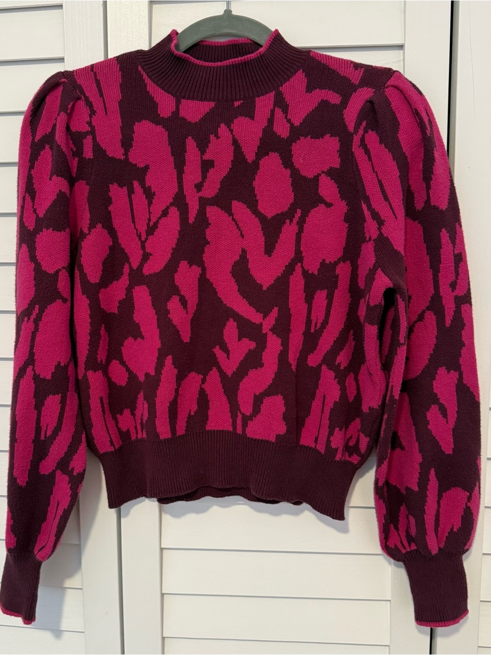 Who What Wear Magenta Plum Abstract Puff-Sleeve Sweater Animal 80s, Office, Fall